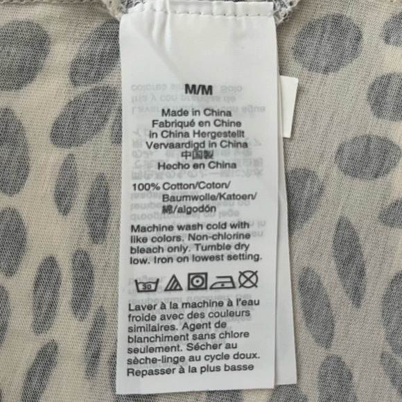 EUC J. Crew Wavy Dots Tissue Turtleneck in Navy Dalmatian. Size Medium. - Picture 4 of 5